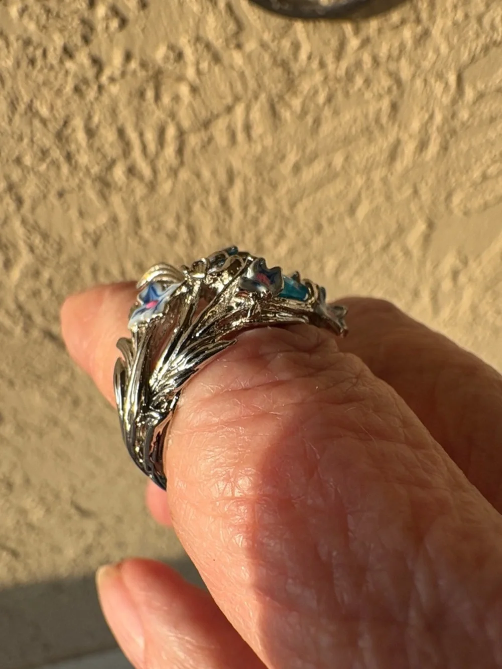 Elegant Silver and Blue Floral Ring‎